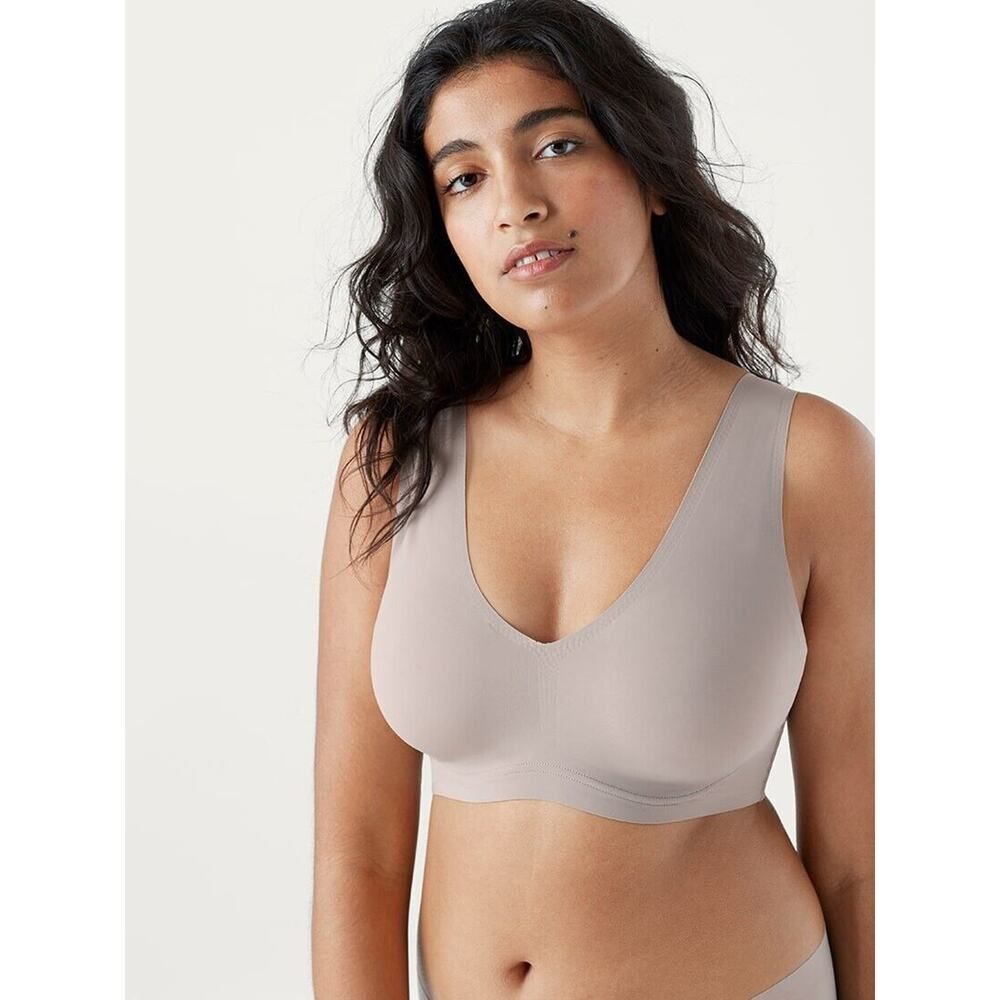 $58 TRUE & CO True Body Lift V-Neck Wireless Bra Mink Gray Size S Smoothing EUC